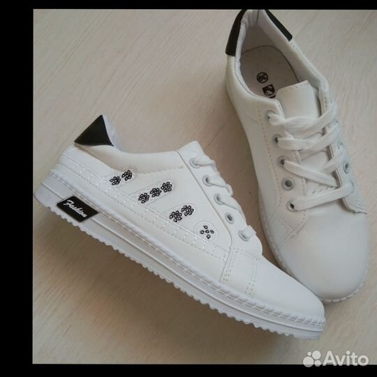 Кеды женские, белые, 37,39 р, новые
