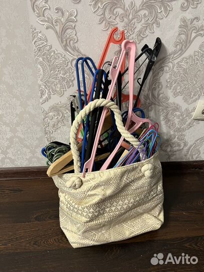 Вешалки для одежды