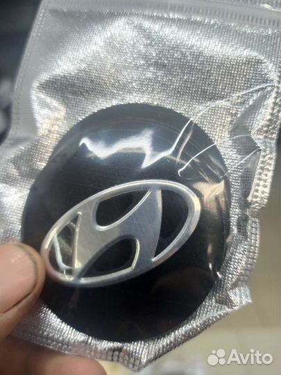 Наклейки на колпачки дисков