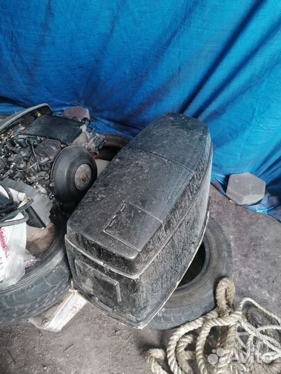 Подвесной лодочный мотор