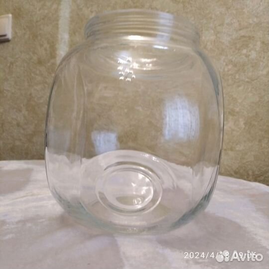 Банка стеклянная с металлической крышкой