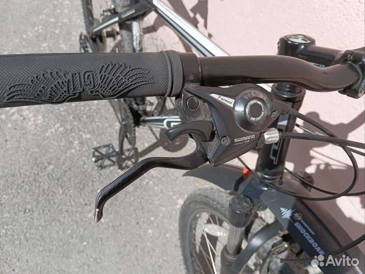 Велосипед GT колеса 27,5 рама 21 дюйм горный