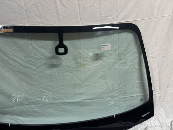 Ветровое стекло Bentley