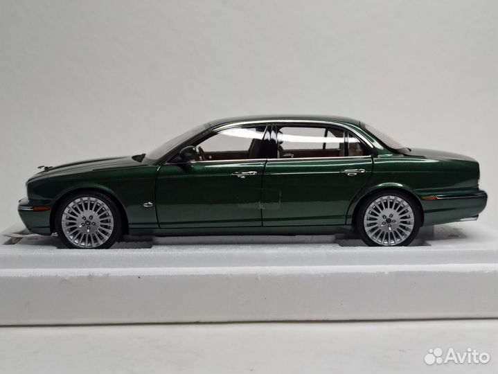 Jaguar Daimler XJ6 (X350) Almost Real 1:18