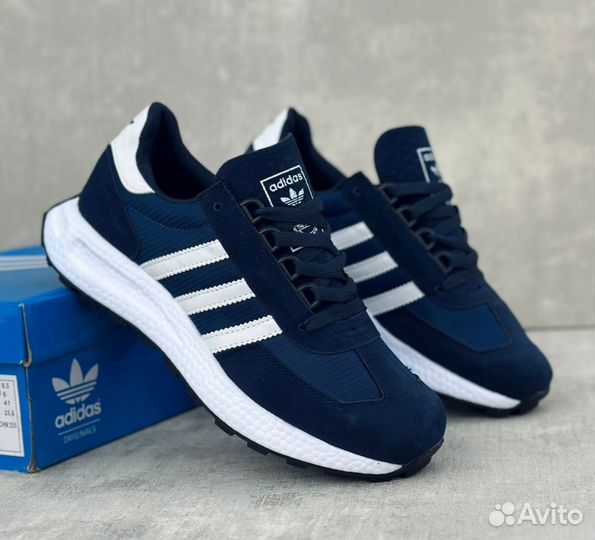 Кроссовки adidas спортивные