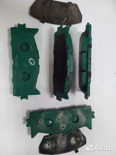 Колодки тормозные дисковые передние Camry 2018