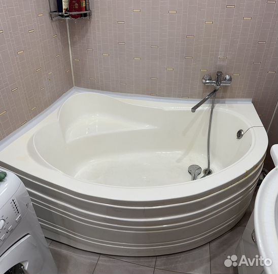 Ванна угловая акриловая