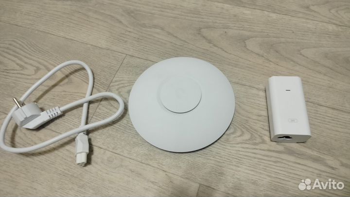 Точка доступа ubiquiti Unifi