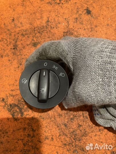 Переключатель света фар Volkswagen Passat B6