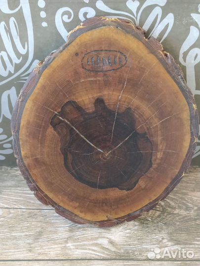 Разделочная доска из поперечного спила ореха