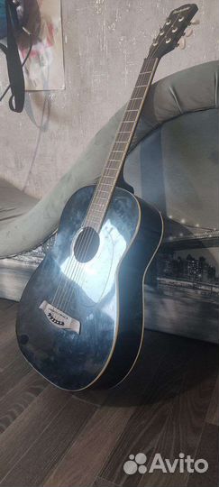 Продам гитару rockdale