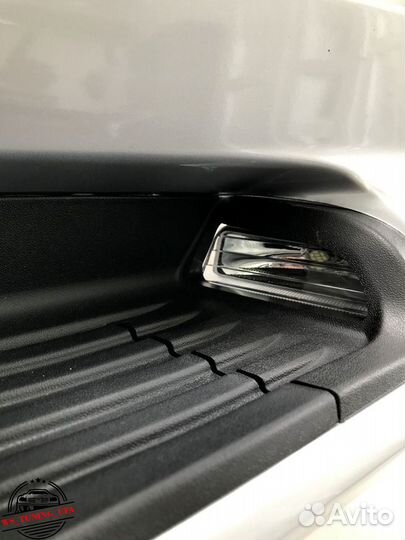 Подножки (пороги) Toyota Land Cruiser 200 A884