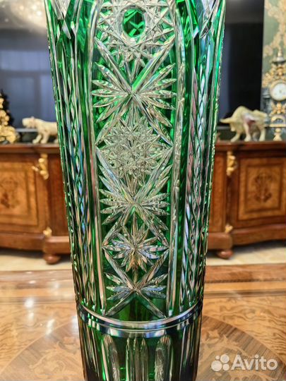 Ваза хрустальная зелёная большая