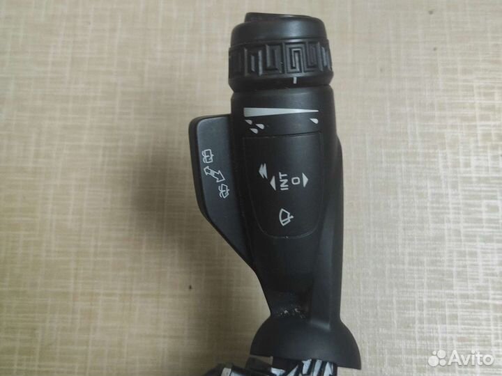 Джили атлас. Рулевой блок. Правый поворотник