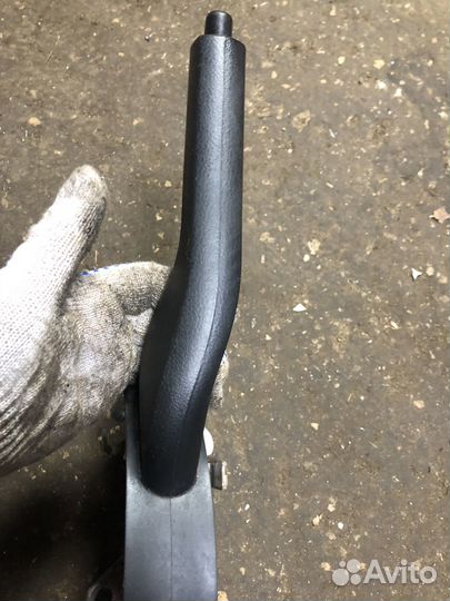 Ручник Nissan Tiida 1