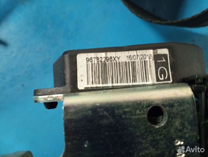 Передние ремни безопасности Citroen C4 седан