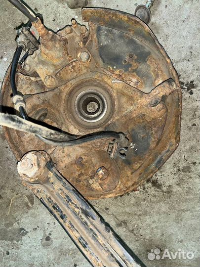 Кулак задний левый правый W210 Mercedes E class