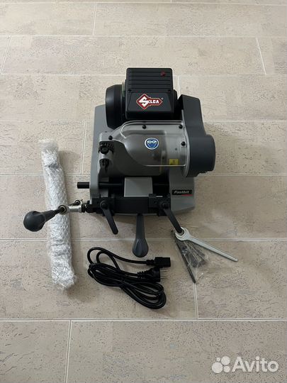 Станок для изготовления ключей Silca Fastbit 230v