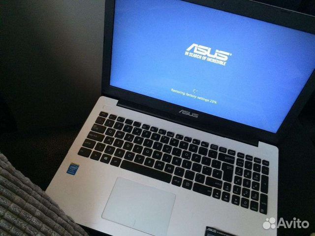 Ноутбук asus
