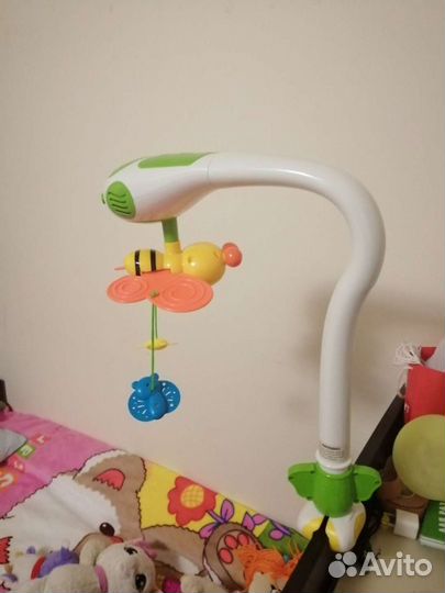 Музыкальный мобиль на кроватку