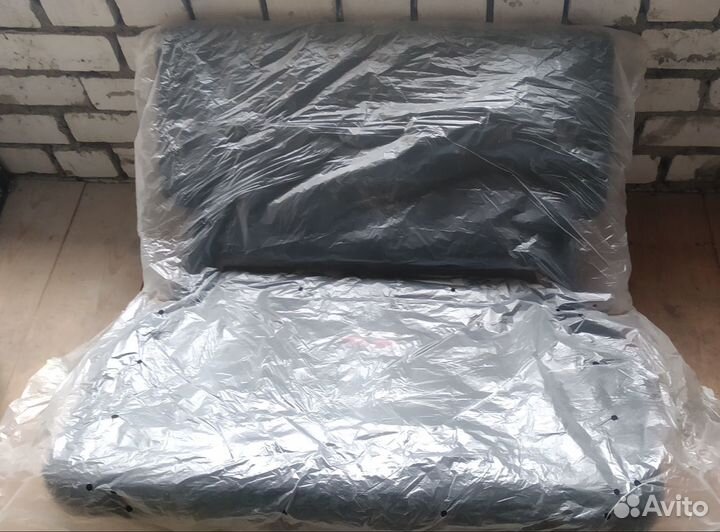 Третий ряд сидений Mitsubishi Pajero 4