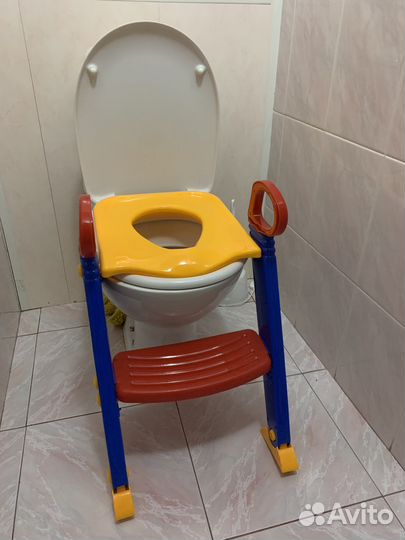 Детское сиденье на унитаз со ступенькой