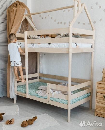 Двухъярусная кровать