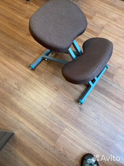 Коленный стул