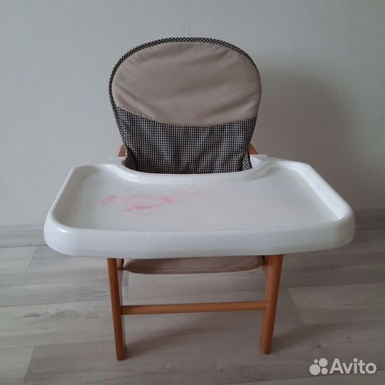 Детский стульчик для кормления