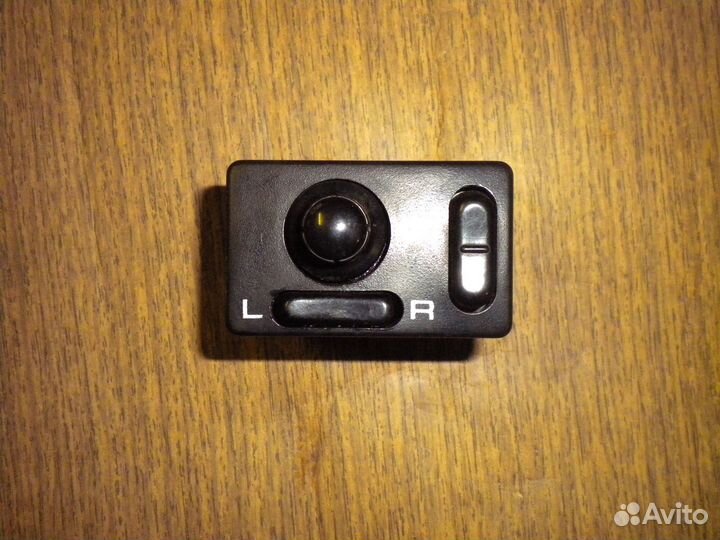 Кнопка регулировки зеркал Nissan Cefiro A32