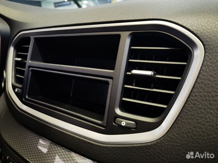 LADA Vesta 1.6 CVT, 2024