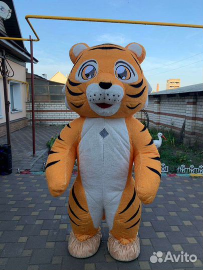 Ростовая кукла поздравит