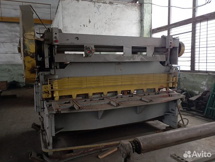 Гильотина HB -3118