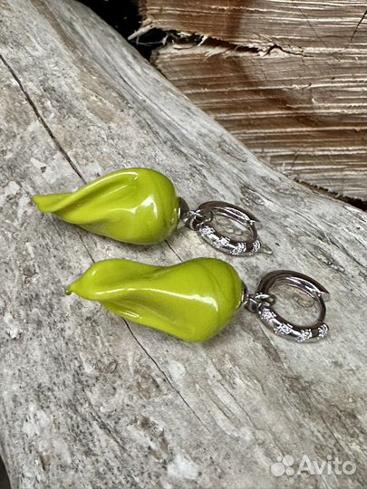 Серьги колечки с зеленым перцом