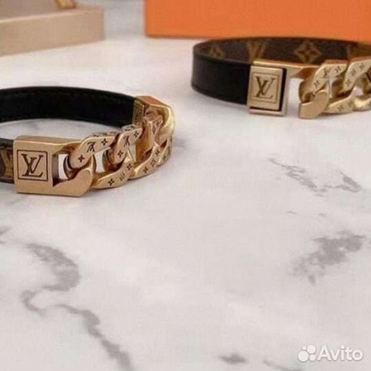 Ремешок на запястье