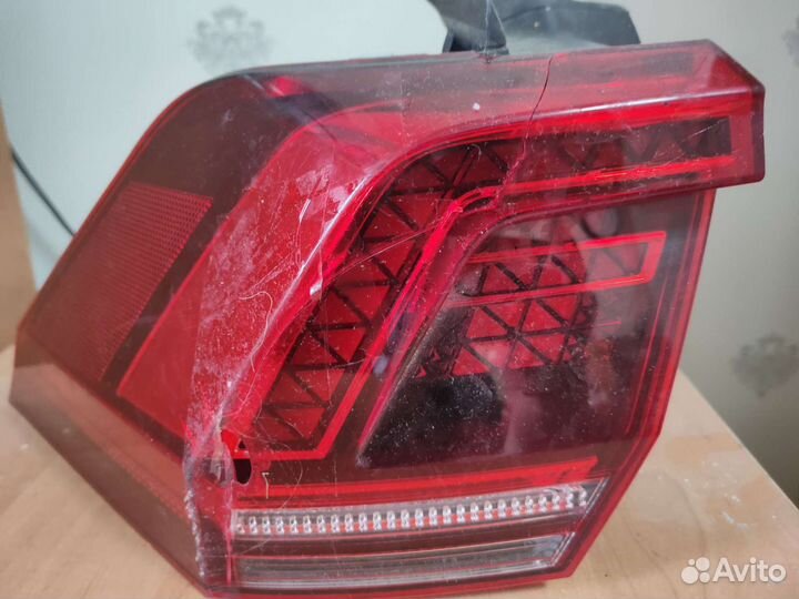 Фонарь левый Фольксваген Тигуан 2019