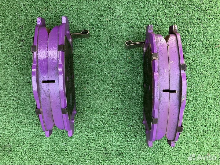 Тормозные колодки передние Toyota Avensis 2003-08