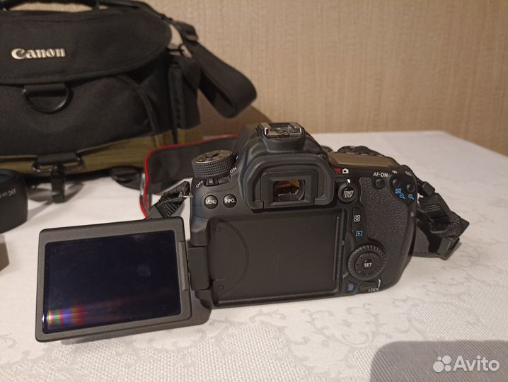 Цифровой зеркальный фотоаппарат Canon EOS 70D kit
