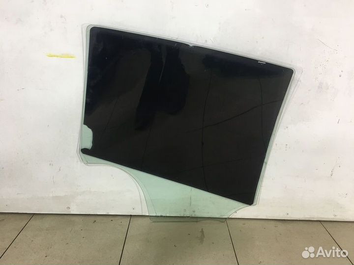 Стекло задней левой двери