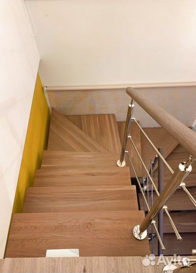 Лестница на металлокаркасе открытого типа