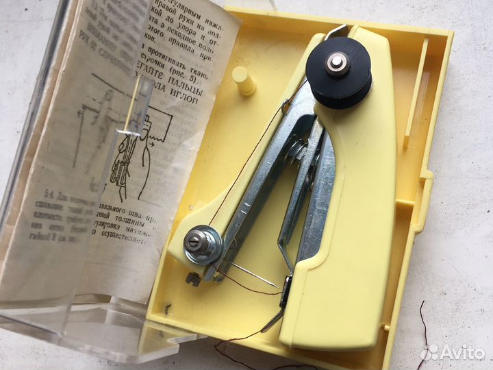 Машинка швейная, ручная, портативная СССР