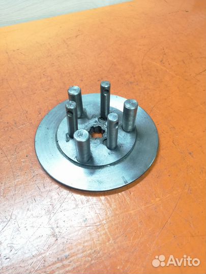 Столик корзины Сцепления Ява Старушка