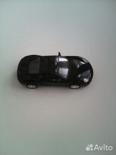 Продаю коллекционую машинку