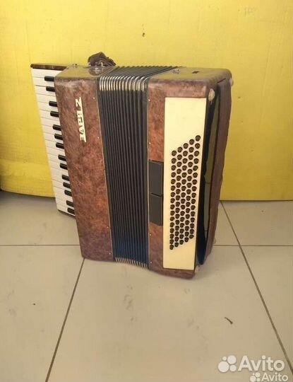 Аккордеон Заря2 4000