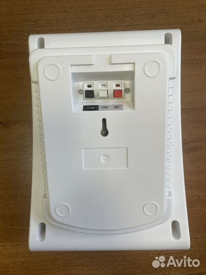 Настенный широкополосный громкоговоритель