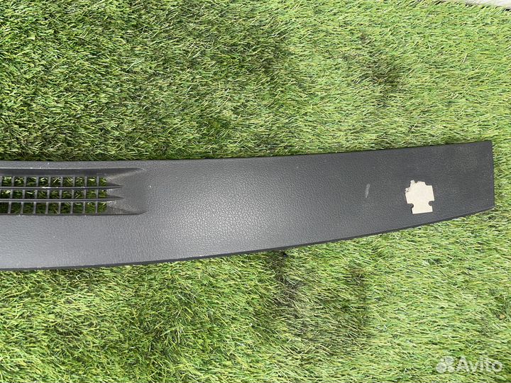 Накладка торпедо верхняя Dodge Nitro 2011