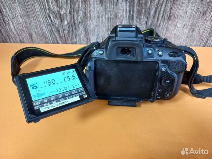 Зеркальный фотоаппарат Nikon D5200 в отл. сост