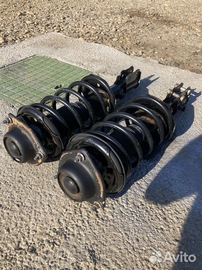 Передние стойки в сборе Хендай Акцент