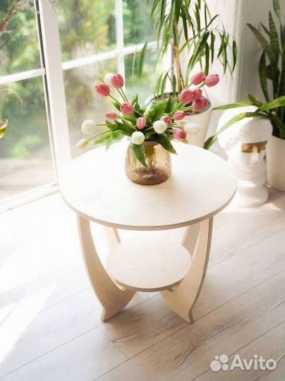 Деревянный столик
