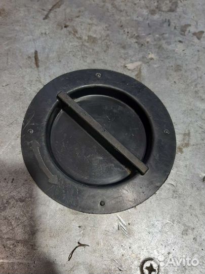 Заглушка передних локеров лада веста